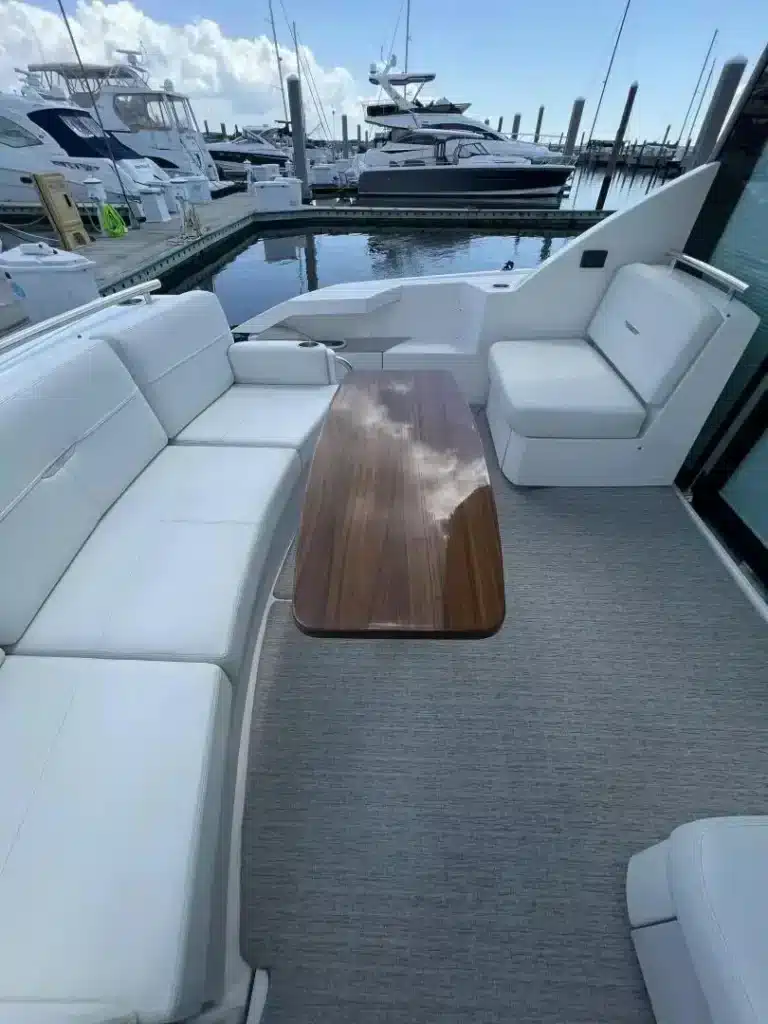 Boat cover with solution-dyed acrylic and UV-stabilized thread – handcrafted by First Class MasterCraft Fort Lee